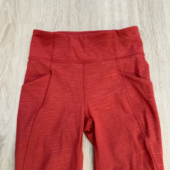 Like New Size 4 Lululemon Time To Sweat Crop Stride Embossed Cayenne Rust - Picture 3 of 12